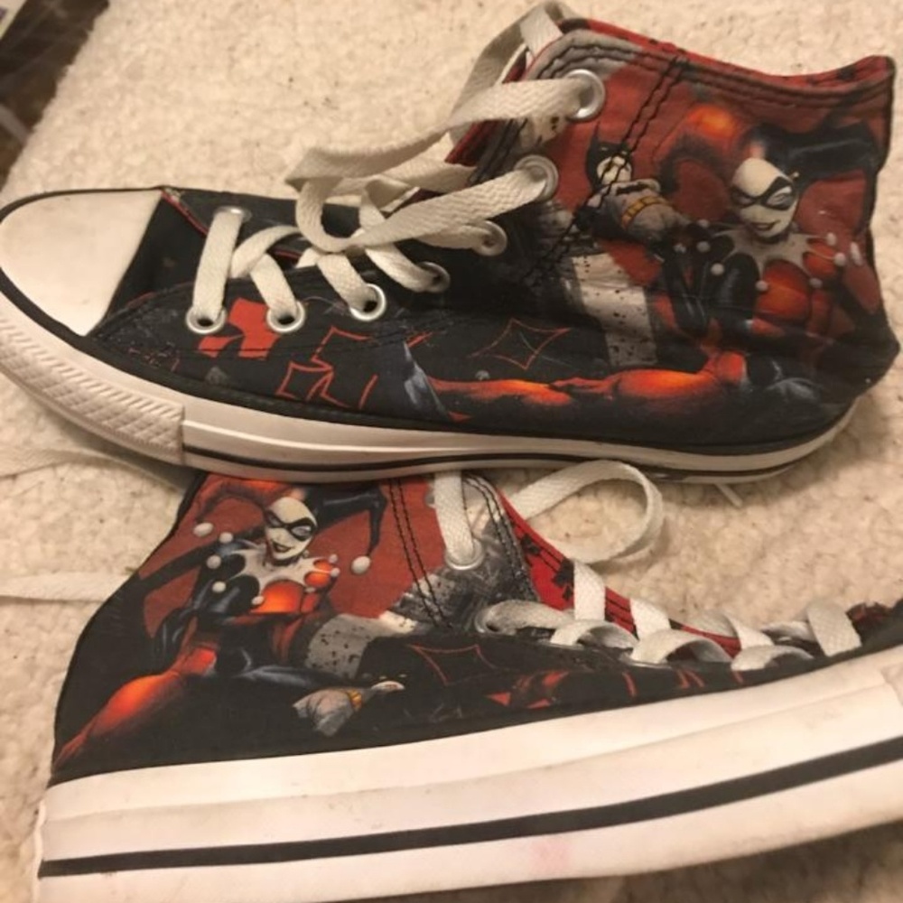 Harley Quinn Converse